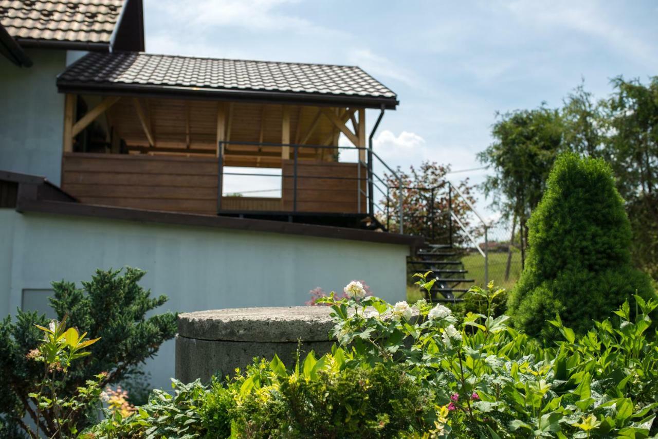 Stas -Przy Szkole Nr 3 W Skawie Skawa Exterior foto